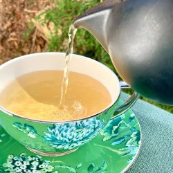 Does green tea contain caffeine?